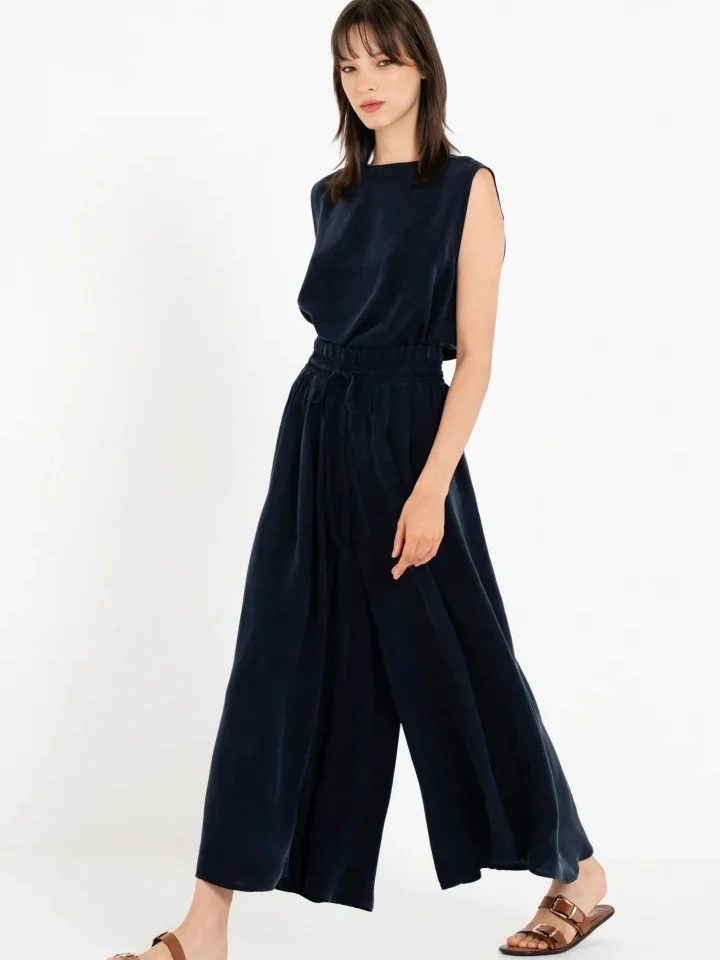 Άνετη γραμμή σε γυναικεία ριχτή ζιπ κιλότ ελληνικής ραφής της Philosophy