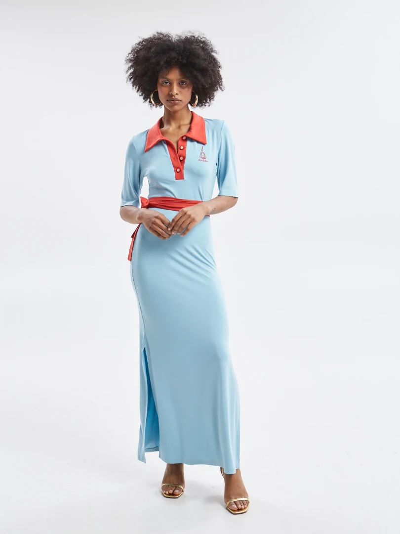 γυναικείο γαλάζιο φόρεμα ananke yara polo ciel dress με κόκκινο γιακά και ζώνη