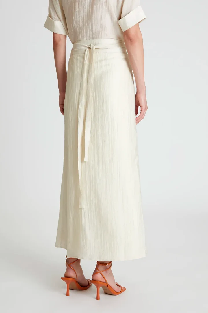 Long straight white skirt - Image 3