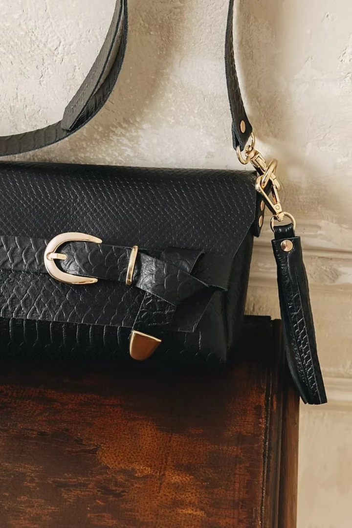 "Regret me" shoulder bag