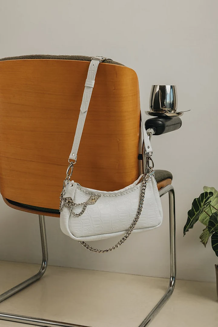 γυναικεία statement τσάντα individual art leather rushmere λευκό του πάγου με λουρί αλυσίδα