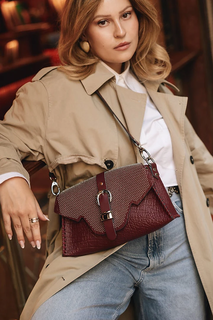 "Go your own way" shoulder bag, cherry