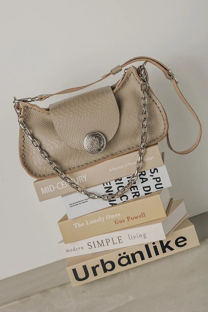 γυναικεία statement τσάντα individual art leather rise and shine χρώμα πούρου με μεταλλικά στοιχεία