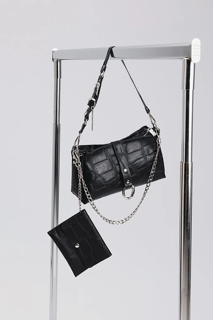 Η μαύρη croco τσάντα Individual Art Leather Mexican Moon με το αποσπώμενο δερμάτινο πορτοφόλι