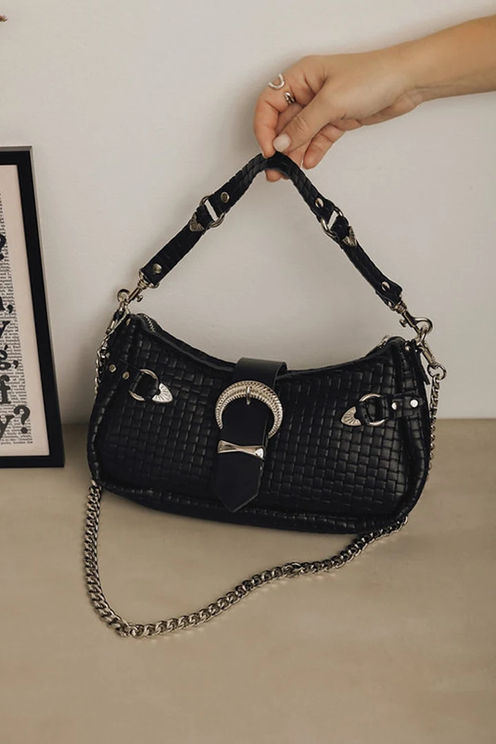 γυναικεία statement τσάντα individual art leather kiss of life μαύρη με λουρί αλυσίδα