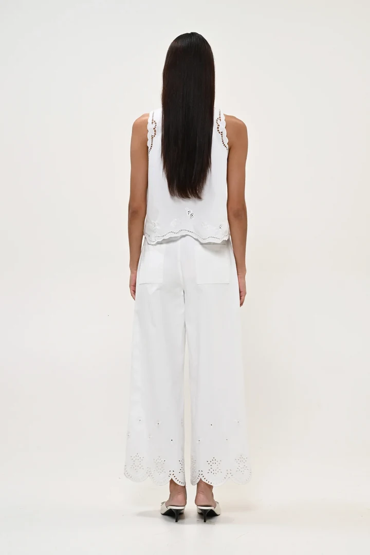γυναικείο αμάνικο off-white τοπ με δαντέλα και κουμπιά boom top off white with lace