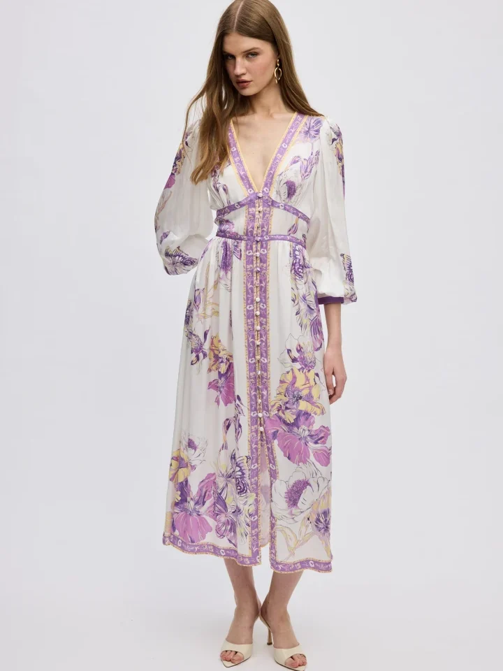 ciel-concept-vasiliki-midi-dress chic κοντινό στο πολυτελές ύφασμα, τα ντυμένα κουμπιά και το χειροποίητο τύπωμα του μπλε σεμιζιέ φορέματος