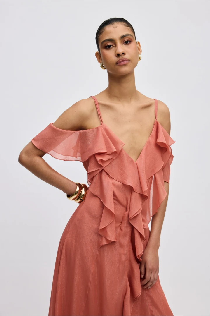 γυναικείο αέρινο maxi φόρεμα σομόν με βολάν ciel concept agapi dress salmon