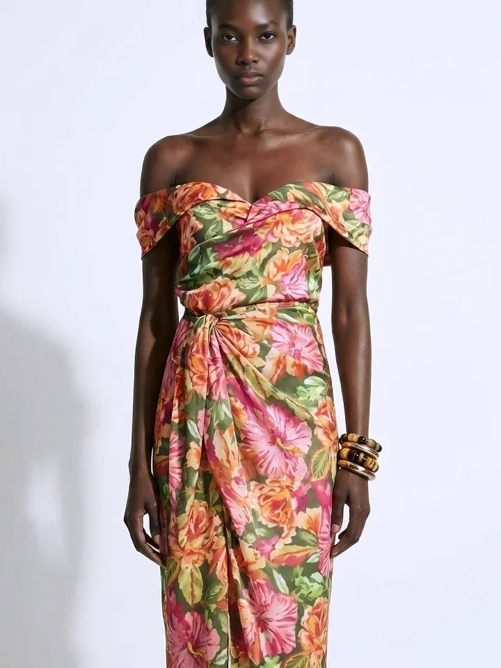 γυναικείο φλοράλ φόρεμα mallory the label club colada με κομψό off-shoulder σχέδιο