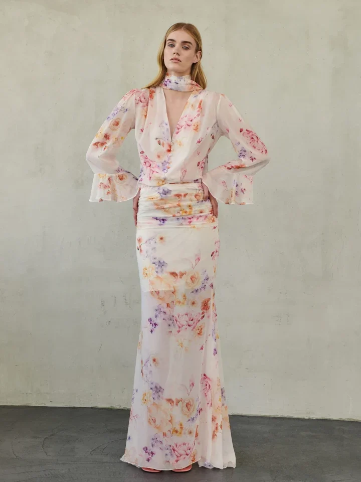 γυναικεία floral maxi φούστα erya villy σε λευκή βάση με αέρινη ουρά πίσω