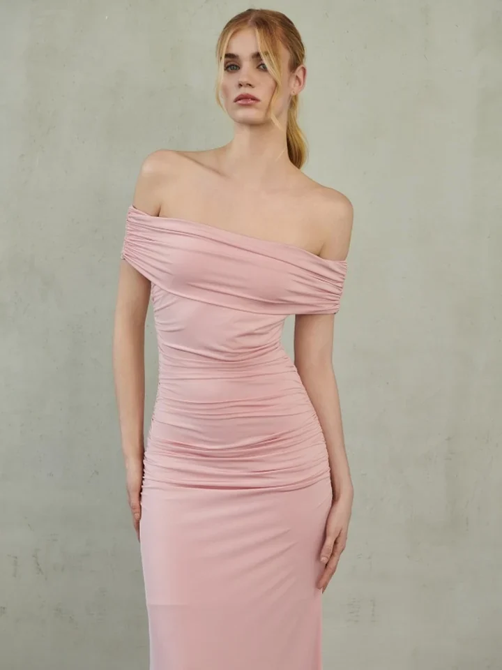 γυναικείο μακρύ off-shoulder φόρεμα erya από ελαστικό ζέρσεϊ σε baby pink απόχρωση