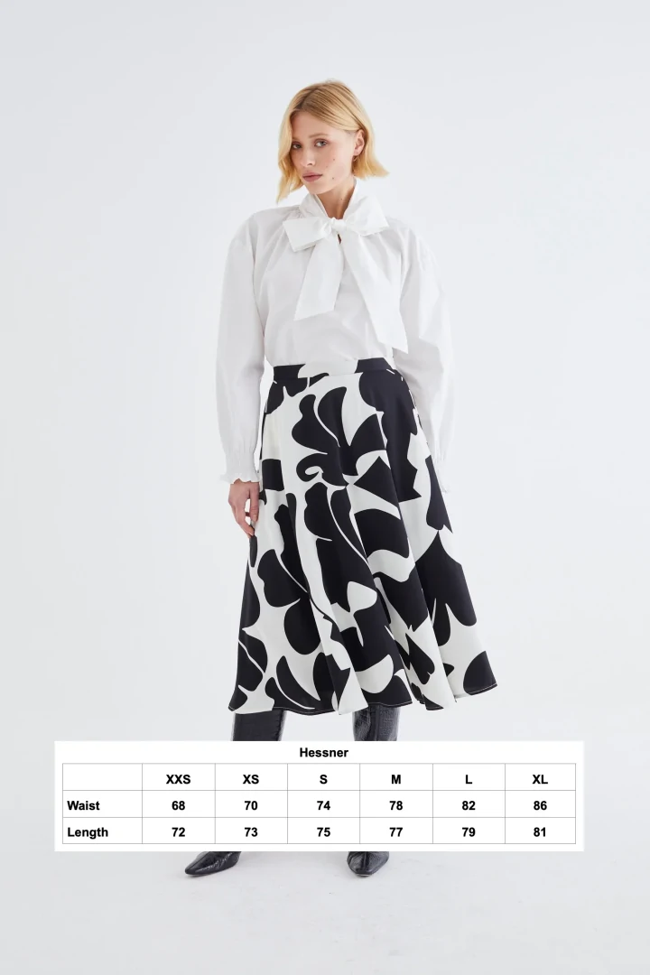 JOVONNA LONDON HESSNER SKIRT BLACK AND WHITE PATTERN - Image 4