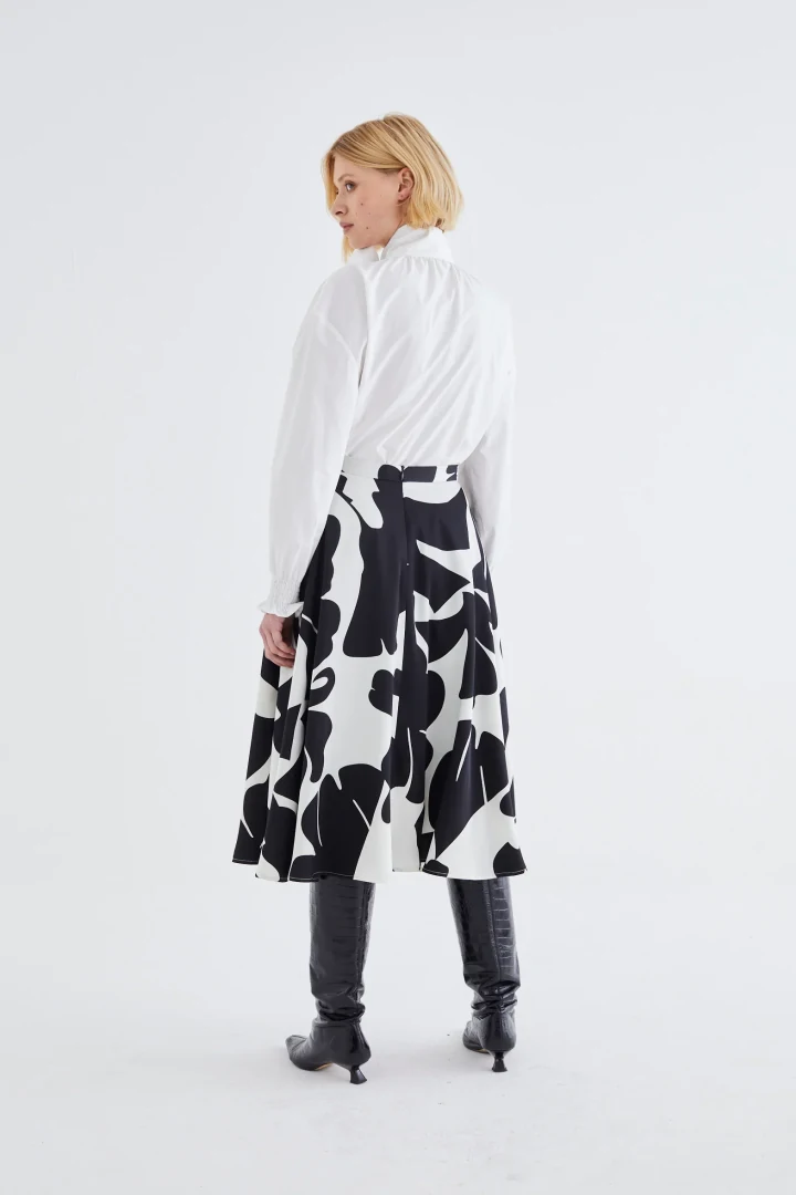 JOVONNA LONDON HESSNER SKIRT BLACK AND WHITE PATTERN - Image 3