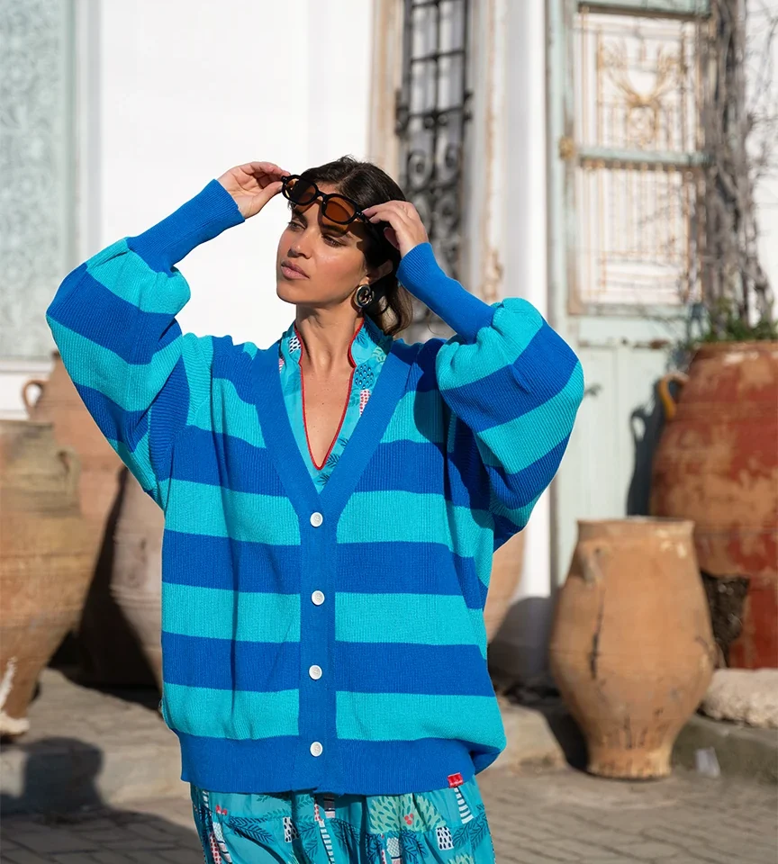 γυναικεία πλεκτή ζακέτα sobohemian jays σε μπλε και τιρκουάζ ρίγες με oversize εφαρμογή