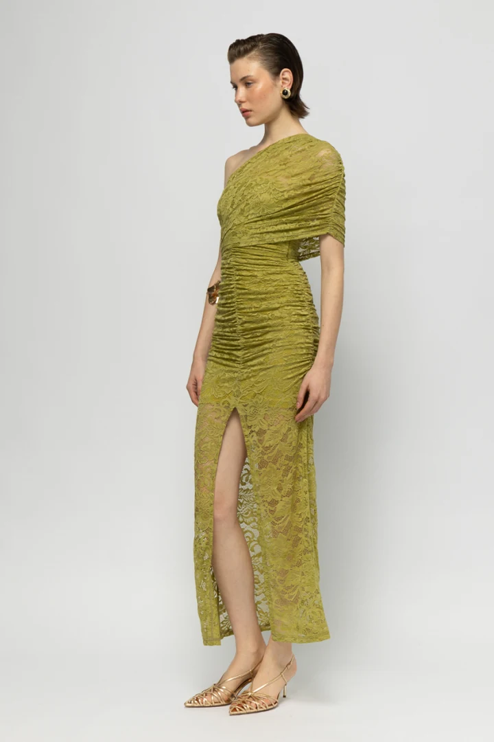 Melia-Lace-Dress-Mallory-The-Label μάξι εφαρμοστή σιλουέτα από ελαστική δαντέλα σε lime απόχρωση για εντυπωσιακές επίσημες εμφανίσεις