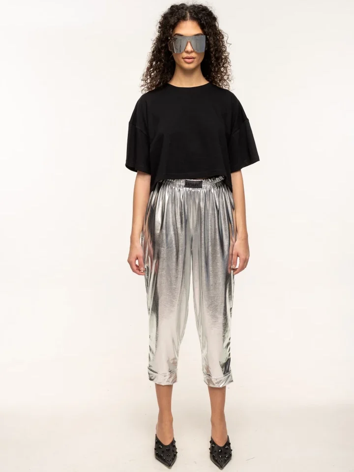 γυναικείο μαύρο βαμβακερό cropped t-shirt με minimal σχεδιασμό και άνετη εφαρμογή typelove black boxy crop t-shirt plain