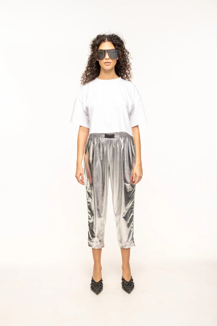 γυναικείο λευκό βαμβακερό cropped t-shirt με minimal σχεδιασμό και άνετη εφαρμογή typelove white boxy crop t-shirt plain