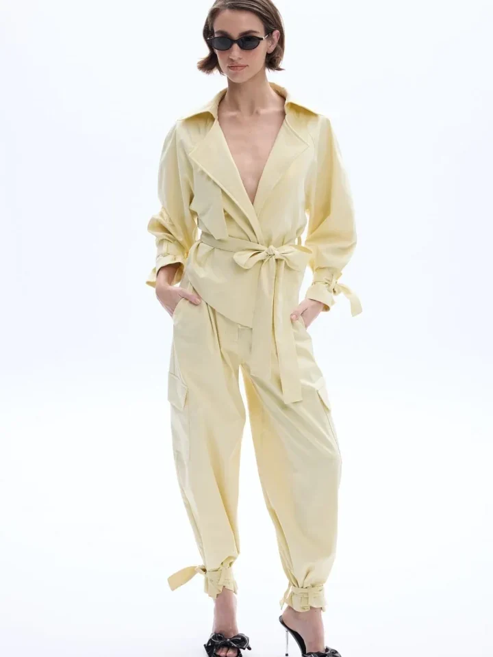 γυναικείο κίτρινο cropped σακάκι be a bee lindsay yellow jacket συνδυασμένο με ασορτί παντελόνι
