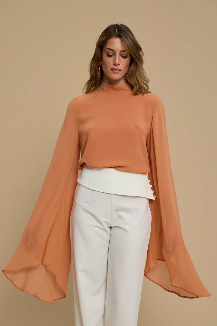 γυναικείο ροδακινί αέρινο τοπ la chaine gaia με ψηλό λαιμό και ριχτά μανίκια