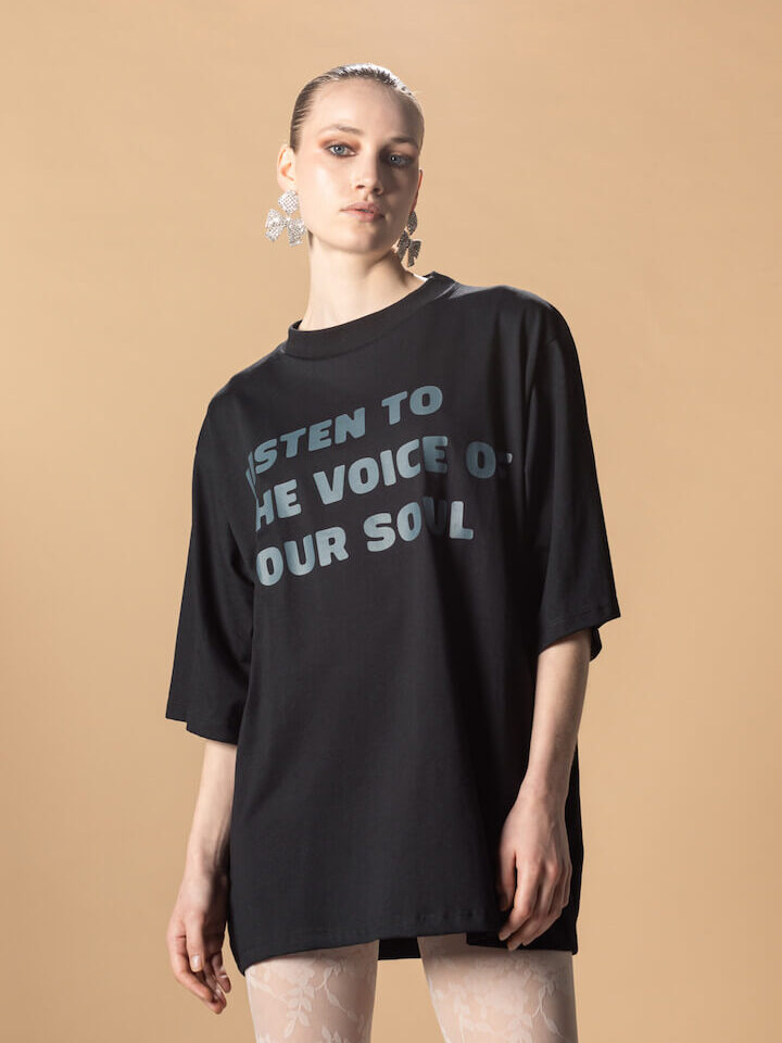 a-piece-of-me-gaia-t-shirt-black