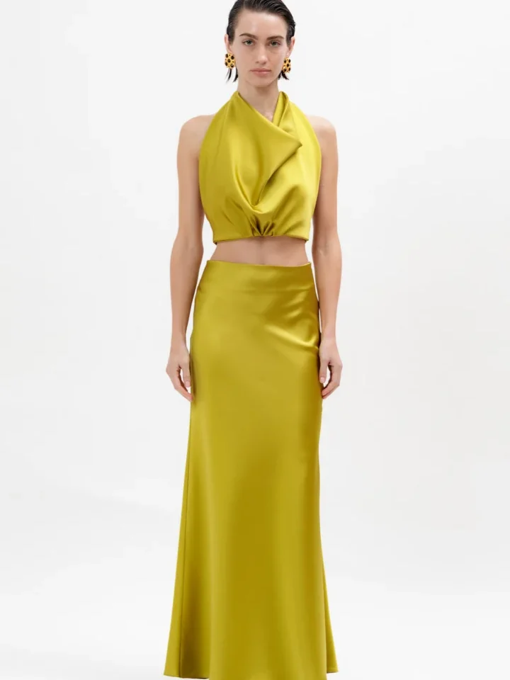 γυναικείο λαδί σατέν σετ a piece of me stella olive με εξώπλατο τοπ και ψηλόμεση φούστα