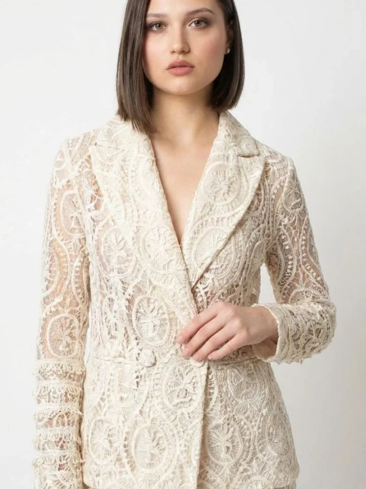 amosa σταυρωτό σακάκι - κομψό tailored πανωφόρι με κλασικό γιακά και περίτεχνο floral κέντημα