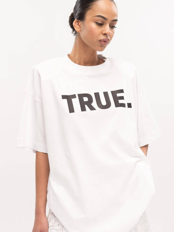 oversized-tshirt-true-kiss-white-typelove
