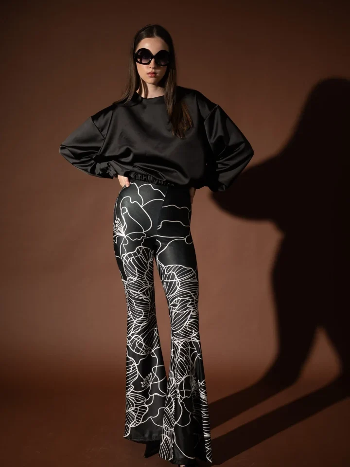 Typelove Dark Bloom Flared Pants